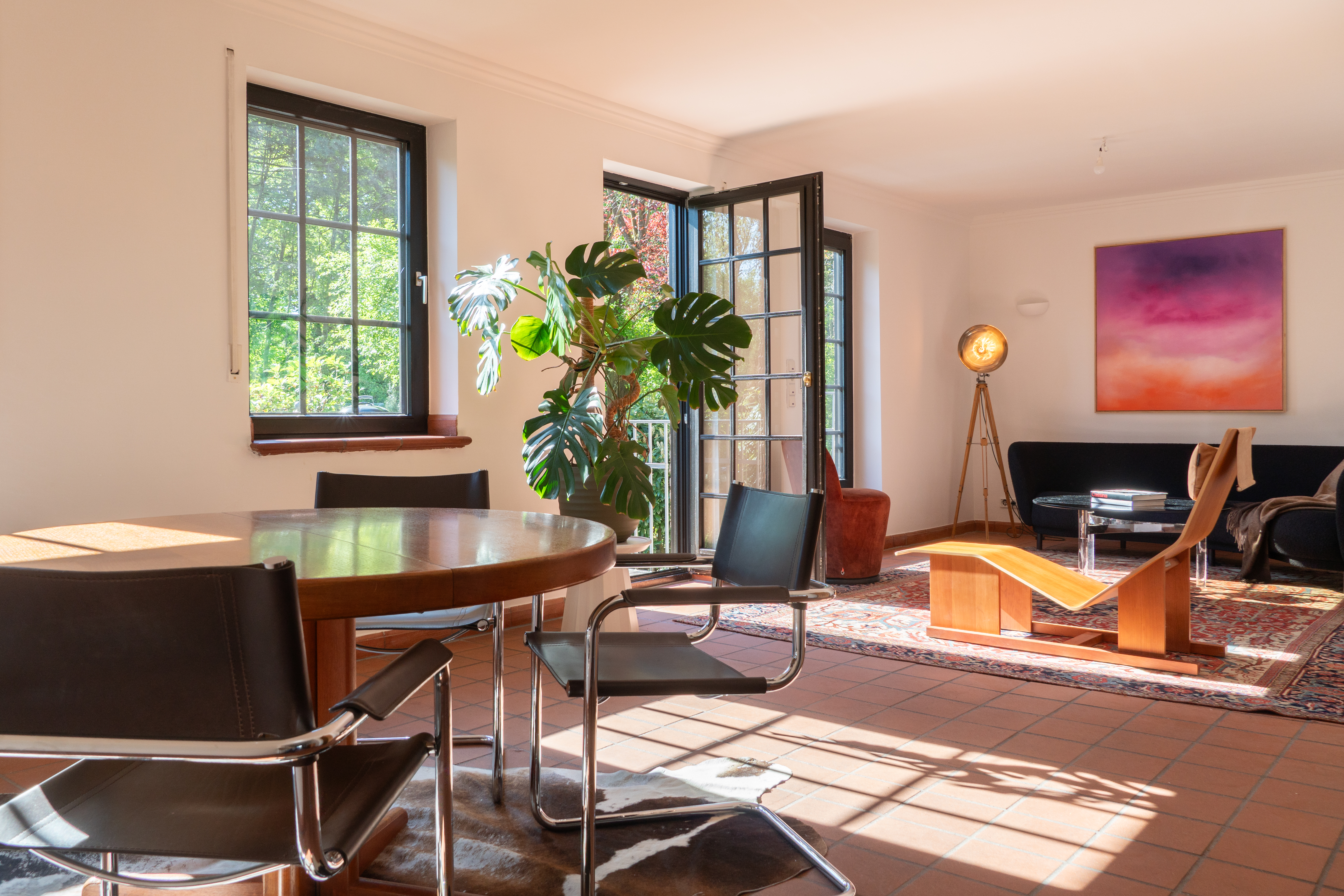 Wichheimer Str. 284 — Wohnzimmer mit Blick ins Grüne